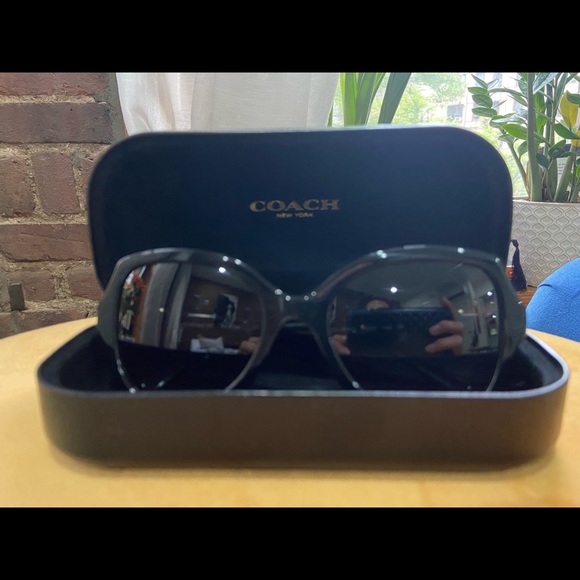 Coach sunglasses with case - Picture 7 of 10